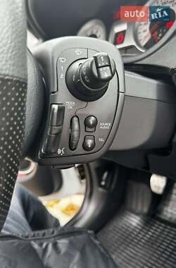 Хэтчбек Renault Clio 2012 в 