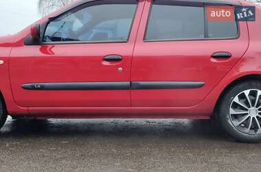 Седан Renault Clio 2006 в Киеве