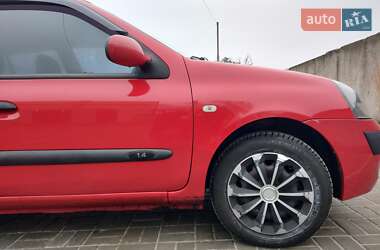 Седан Renault Clio 2006 в Киеве