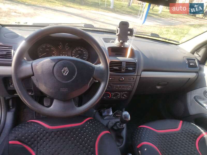 Хэтчбек Renault Clio 2003 в Черновцах