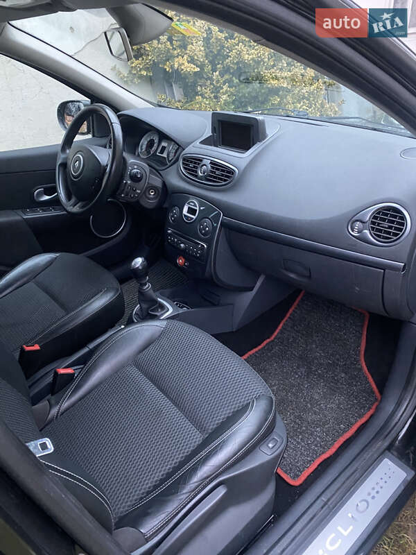 Универсал Renault Clio 2010 в Ровно фото 6 Универсал Renault Clio 2010 в Ровно