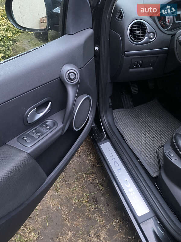 Универсал Renault Clio 2010 в Ровно фото 10 Универсал Renault Clio 2010 в Ровно