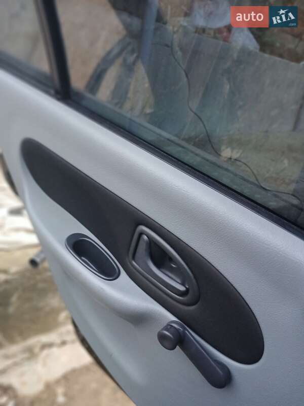 Седан Renault Clio 2007 в Борщеве