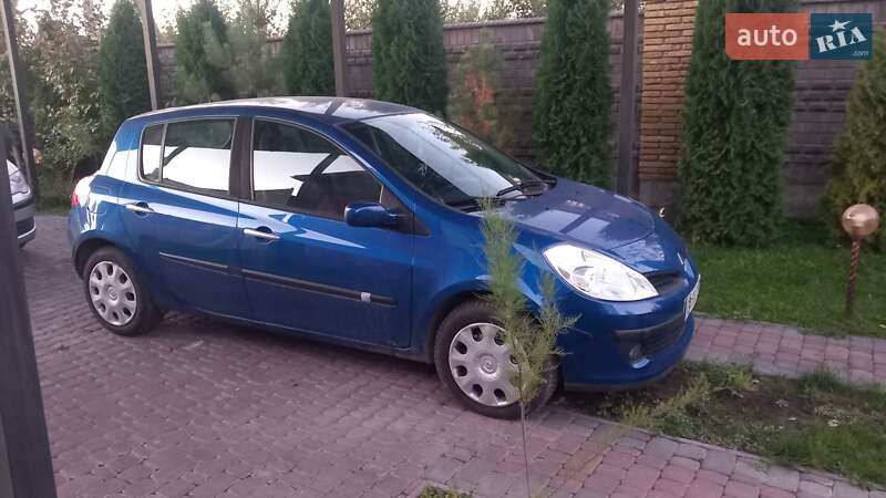 Хэтчбек Renault Clio 2007 в Ровно