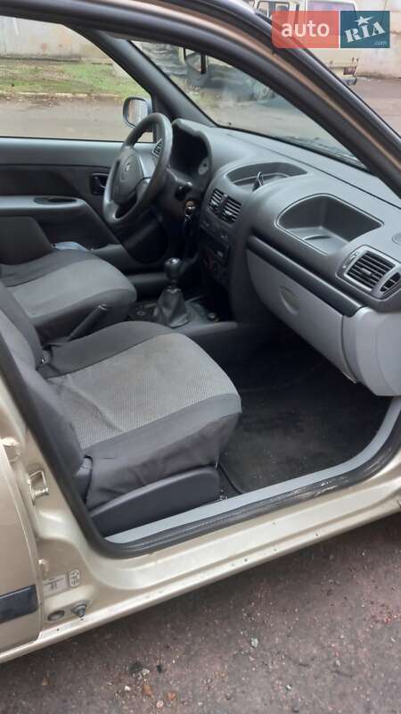 Седан Renault Clio 2008 в Белой Церкви фото 12 Седан Renault Clio 2008 в Белой Церкви