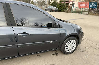 Хетчбек Renault Clio 2006 в Калуші