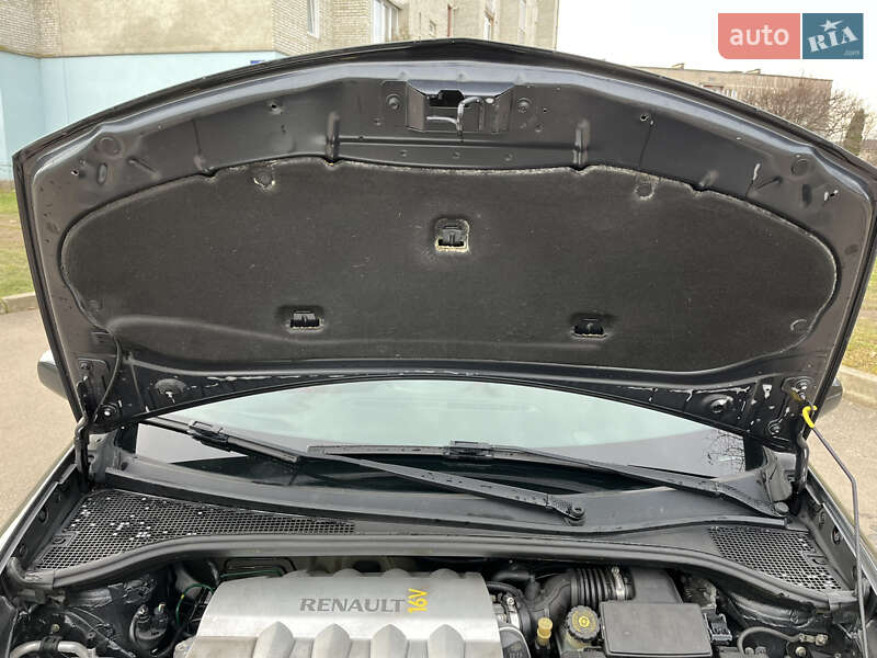Хэтчбек Renault Clio 2006 в Калуше