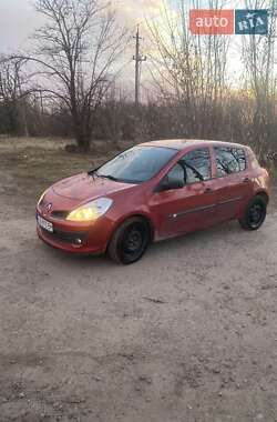 Хетчбек Renault Clio 2007 в Чернігові