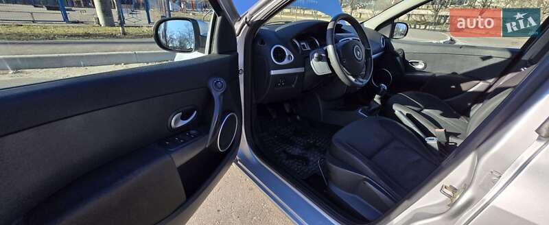 Универсал Renault Clio 2009 в Николаеве фото 14 Универсал Renault Clio 2009 в Николаеве