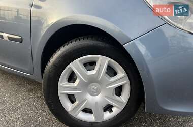 Хэтчбек Renault Clio 2006 в 