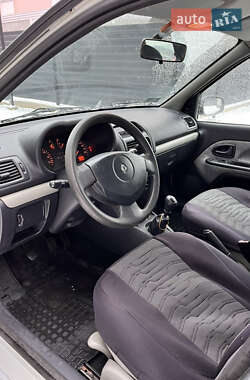 Хэтчбек Renault Clio 2003 в Луцке