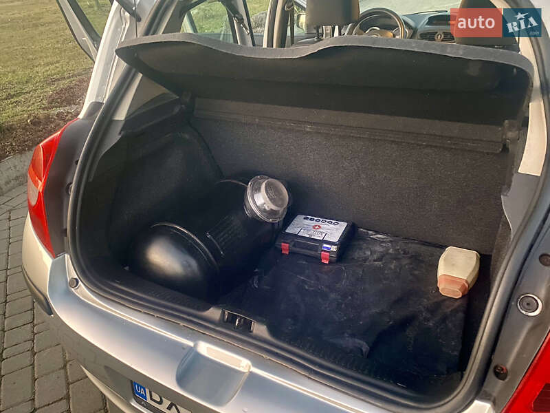 Хэтчбек Renault Clio 2007 в Каменец-Подольском