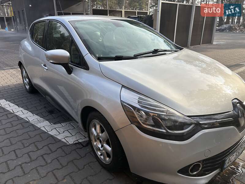 Хэтчбек Renault Clio 2012 в 