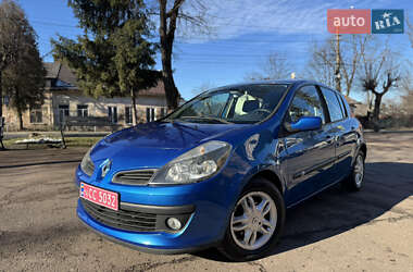 Хэтчбек Renault Clio 2006 в Калуше