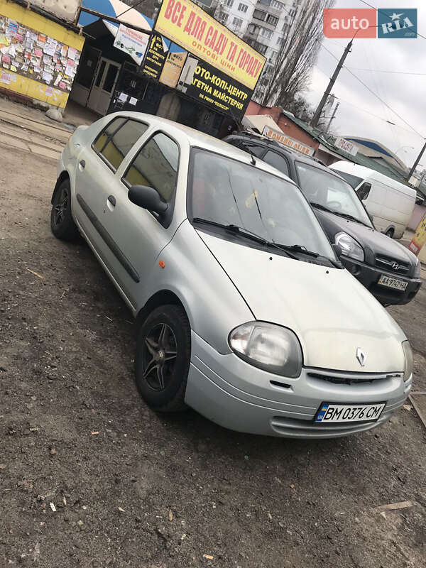 Хэтчбек Renault Clio 2001 в 