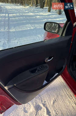 Хэтчбек Renault Clio 2008 в 