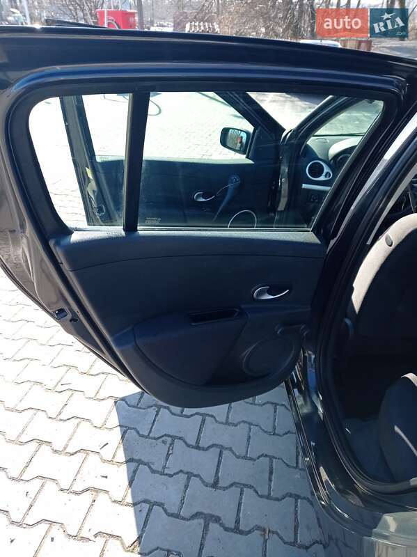 Хэтчбек Renault Clio 2006 в Виннице