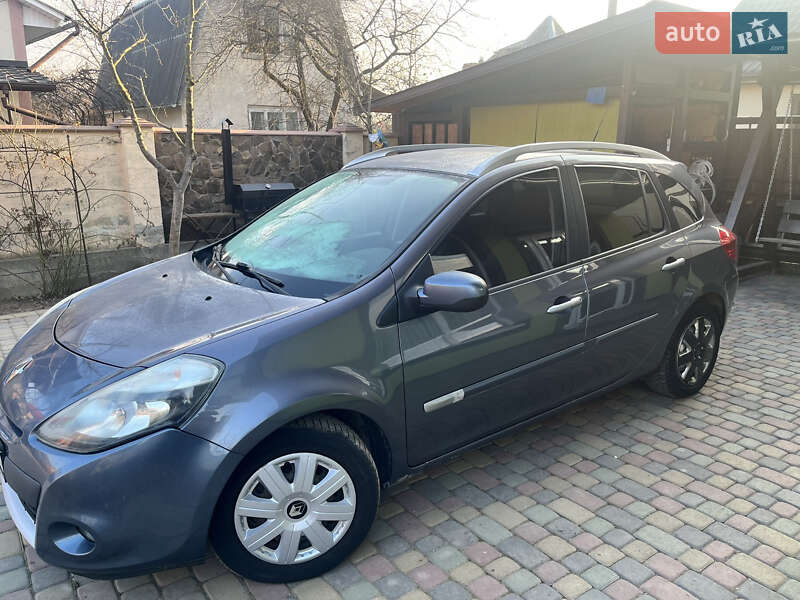 Хэтчбек Renault Clio 2011 в 