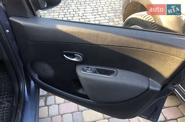 Хэтчбек Renault Clio 2011 в 