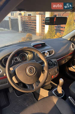 Хэтчбек Renault Clio 2007 в Львове