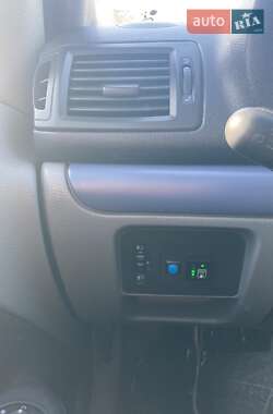 Седан Renault Clio 2006 в 