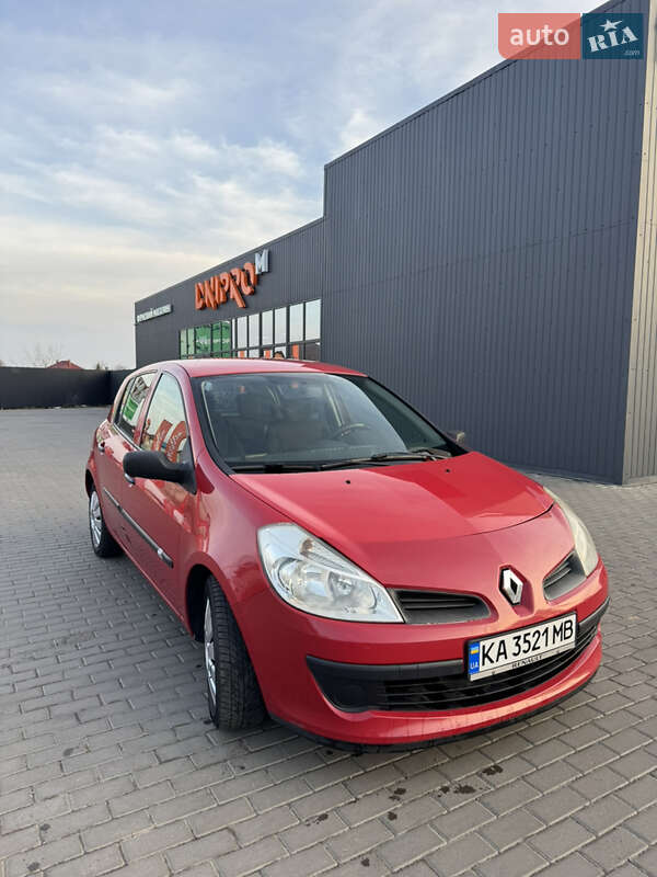 Хэтчбек Renault Clio 2008 в 