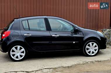 Хэтчбек Renault Clio 2006 в 