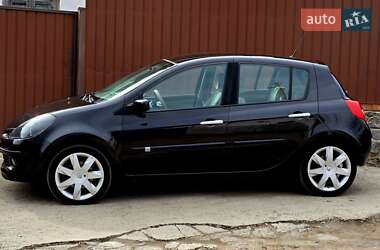 Хэтчбек Renault Clio 2006 в 