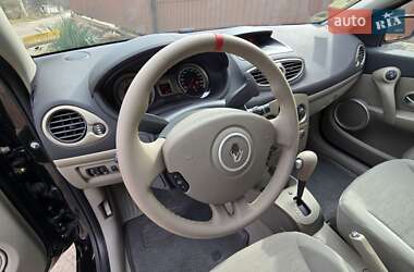 Хэтчбек Renault Clio 2006 в 