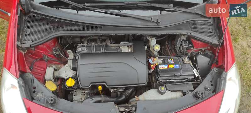 Хэтчбек Renault Clio 2009 в Умани