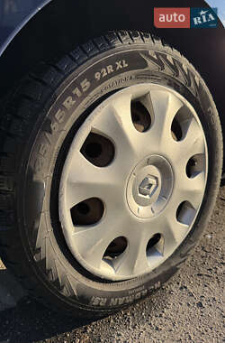 Хэтчбек Renault Clio 2008 в 