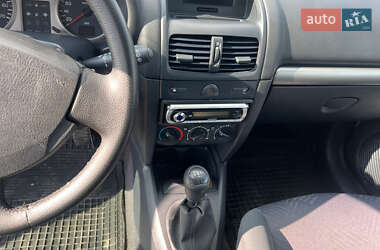 Хэтчбек Renault Clio 2001 в 