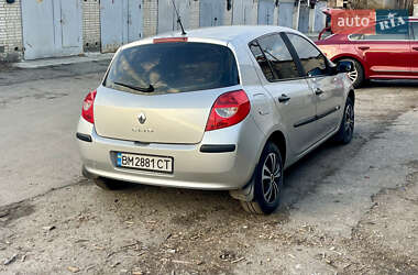 Хэтчбек Renault Clio 2007 в 