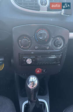 Универсал Renault Clio 2007 в 