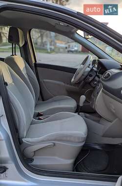 Хэтчбек Renault Clio 2008 в 