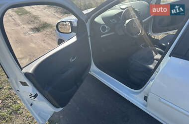 Хэтчбек Renault Clio 2012 в 
