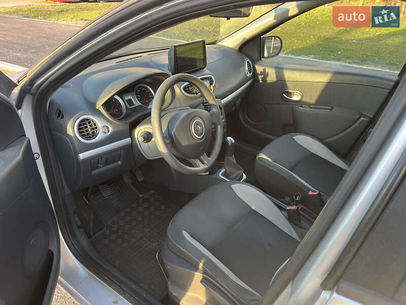 Универсал Renault Clio 2010 в Киеве