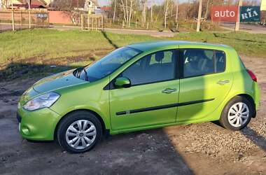 Хэтчбек Renault Clio 2009 в 