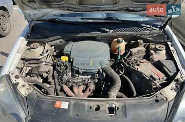 Седан Renault Clio 2005 в 