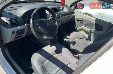 Седан Renault Clio 2005 в 