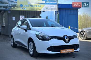 Хетчбек Renault Clio 2015 в 