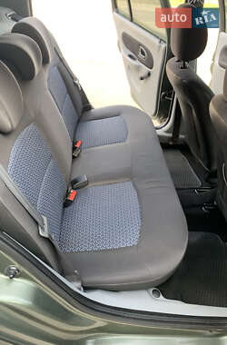 Седан Renault Clio 2007 в 