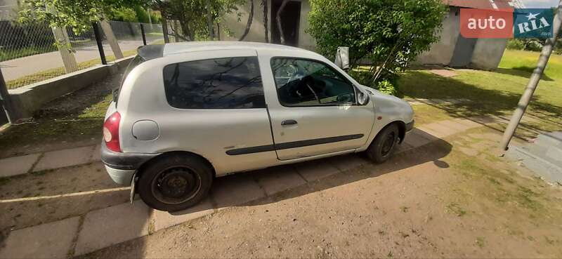 Хэтчбек Renault Clio 2000 в Нижнем Селище