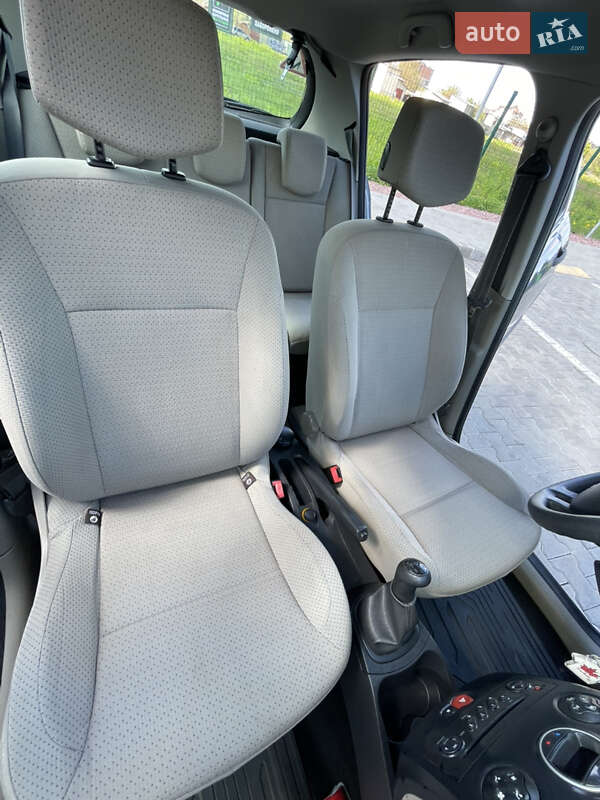Хэтчбек Renault Clio 2006 в Стрые