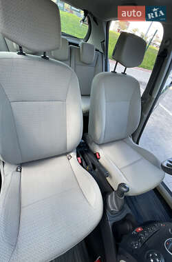 Хэтчбек Renault Clio 2006 в 