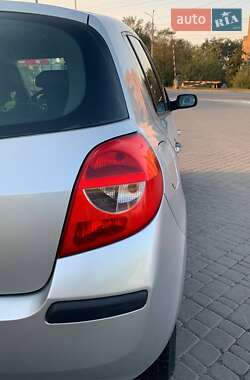 Хэтчбек Renault Clio 2007 в 