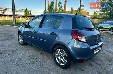Хетчбек Renault Clio 2010 в 