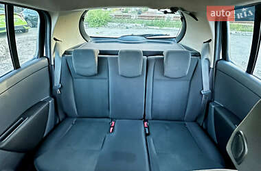 Хетчбек Renault Clio 2010 в 