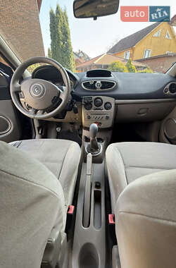 Хэтчбек Renault Clio 2007 в 