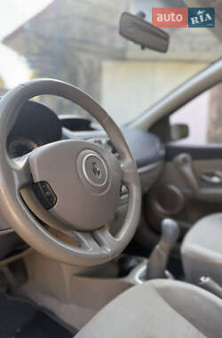 Хэтчбек Renault Clio 2007 в 